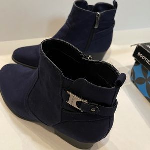 Liz Claiborne booties sz 10